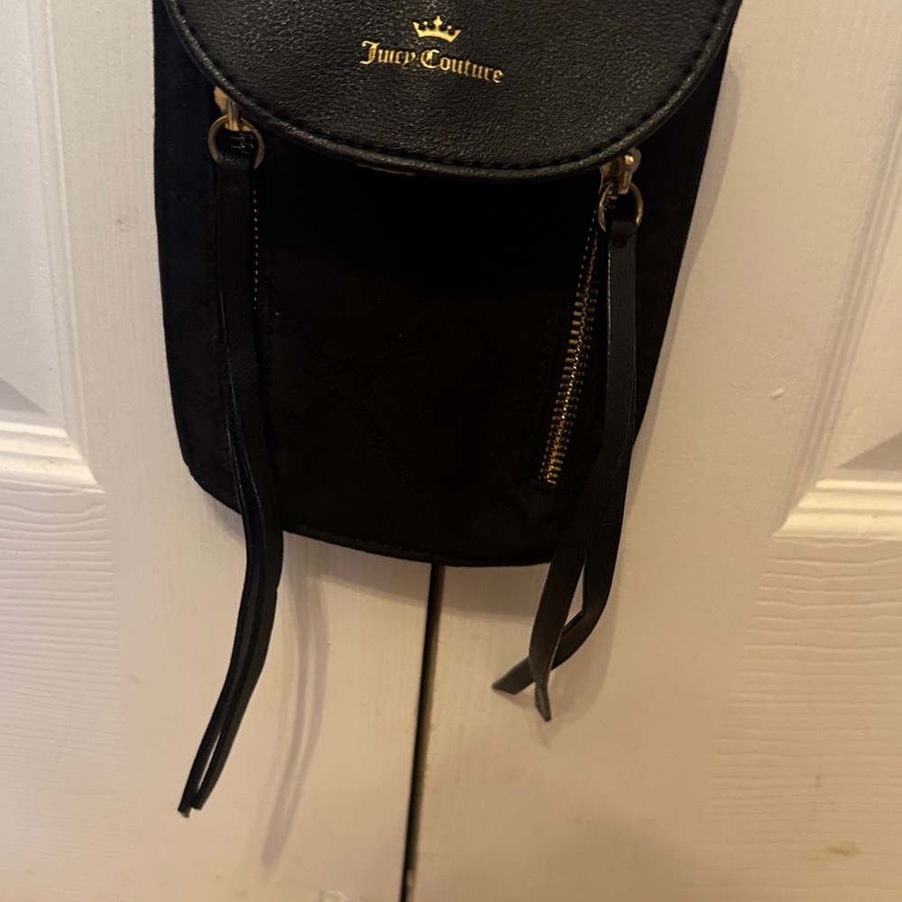 Juicy Couture Black Crossbody Bag with Gold Chain - Picture 9 of 10
